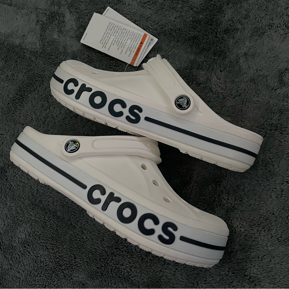 White/Navy Crocs